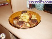 снимка 10 към рецепта Кюфтенца с картофи на фурна