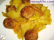 снимка 1 към рецепта Кюфтенца с картофи на фурна