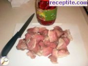 снимка 1 към рецепта Свинско с печени чушки