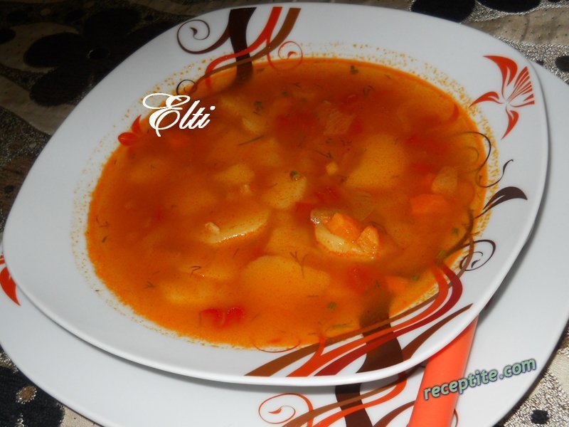 Снимки към Задушени пресни картофки със зеленчуци
