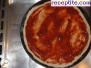 снимка 3 към рецепта Пица *Бяло, Зелено, Червено*