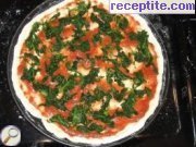 снимка 4 към рецепта Пица *Бяло, Зелено, Червено*