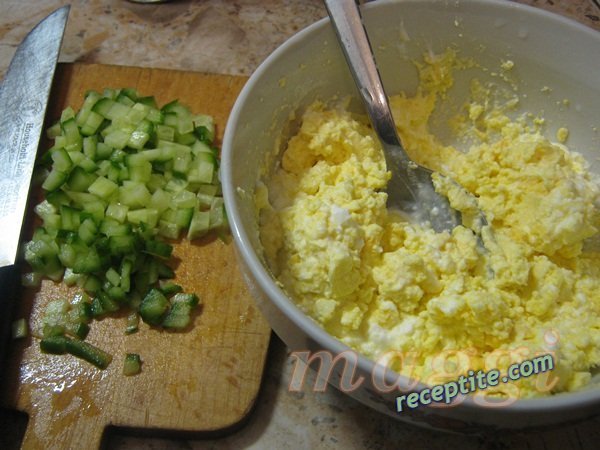 Снимки към Пълнени яйца със сирене и краставица