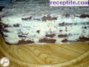 снимка 2 към рецепта Бисквитена торта с маргарин и орехи