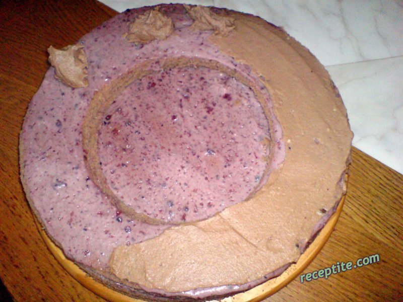 Снимки към Торта с конфитюр и сметана