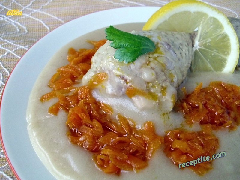 Снимки към Пиле фрикасе със сос от моркови