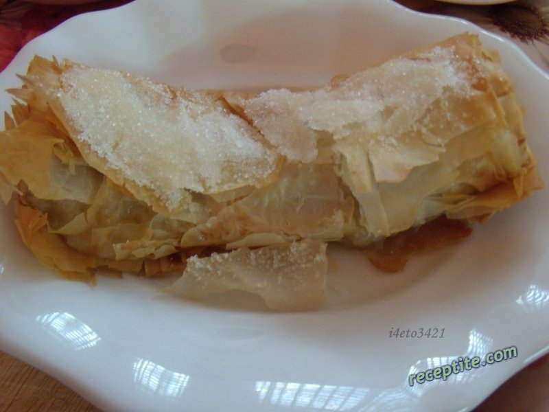 Снимки към Бананов щрудел с готови кори