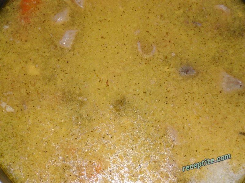 Снимки към Пилешка супа с пресен лук