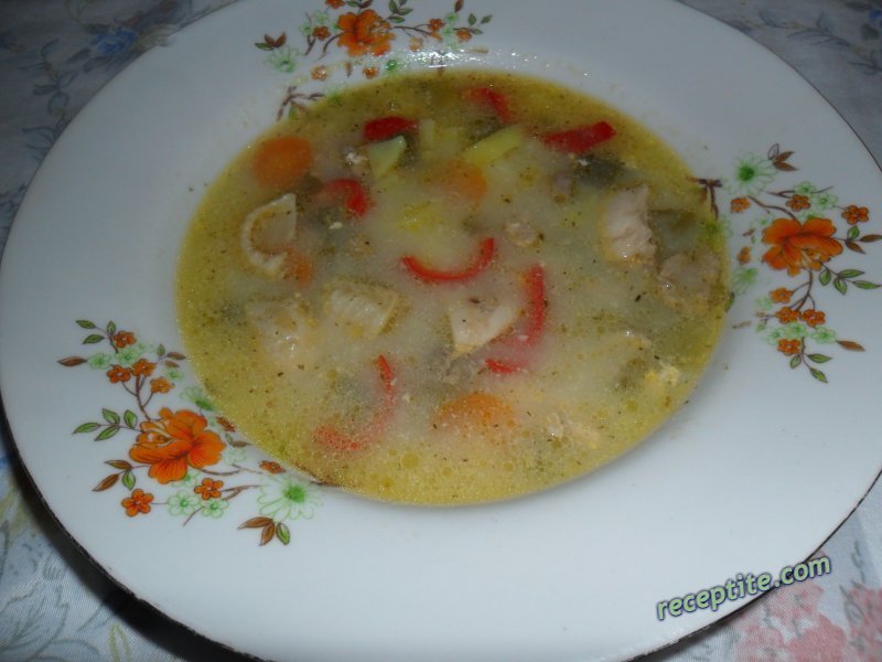 Снимки към Пилешка супа с пресен лук