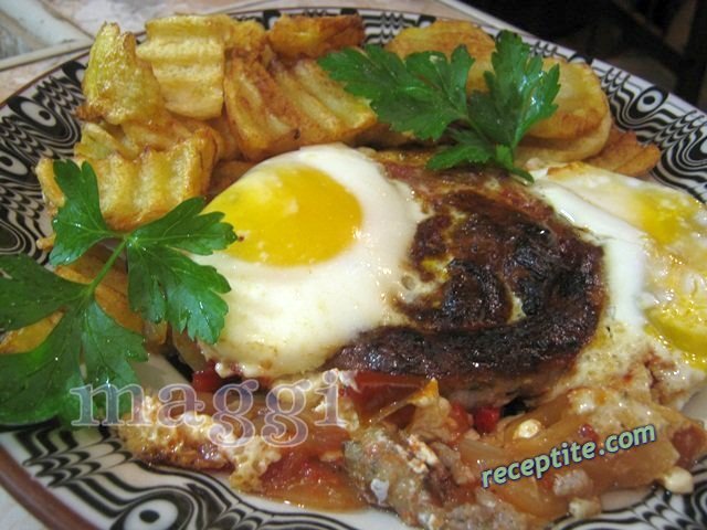 Снимки към Наденица с яйца на фурна