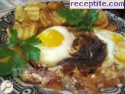 снимка 4 към рецепта Наденица с яйца на фурна