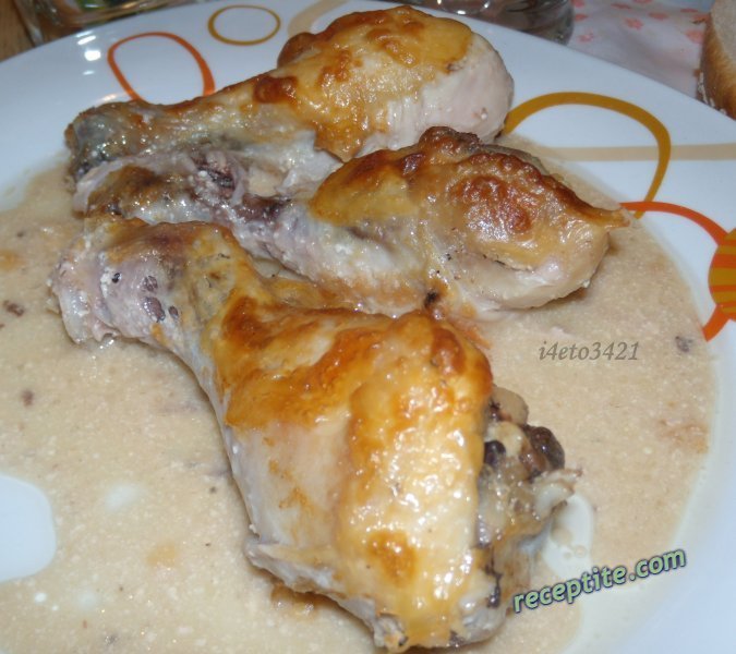 Снимки към Задушено пиле с кисело мляко и гъби