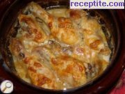 снимка 1 към рецепта Задушено пиле с кисело мляко и гъби