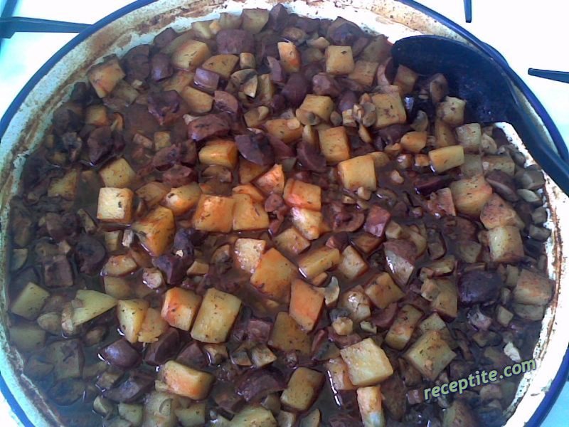 Снимки към Картофи със свински бъбреци и гъби на фурна