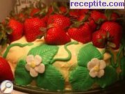 снимка 32 към рецепта Ягодова торта с ванилово-сметанов крем