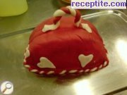 снимка 2 към рецепта Торта *Чанта и подарък*