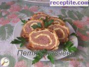 снимка 9 към рецепта Яйчено руло с кайма