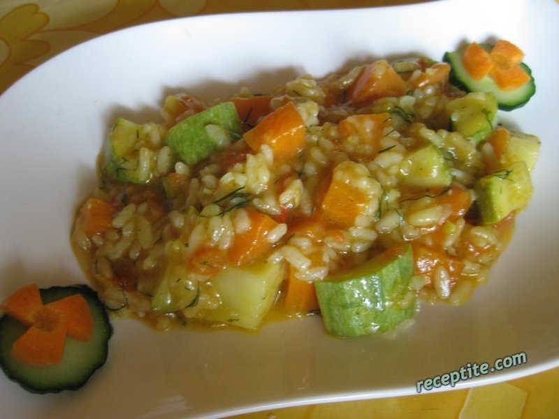 Снимки към Тиквички с моркови и ориз в сос