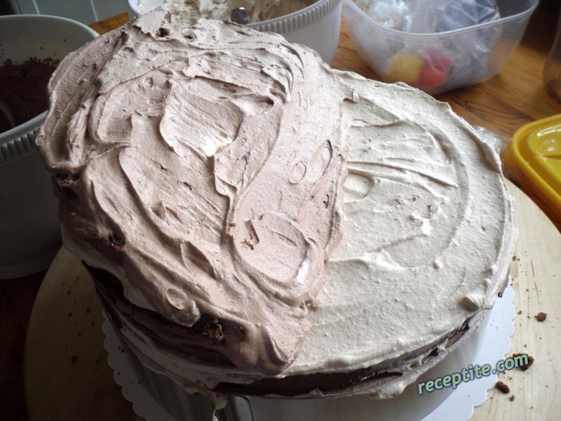Снимки към Торта с готови блатове и два вида ганаш