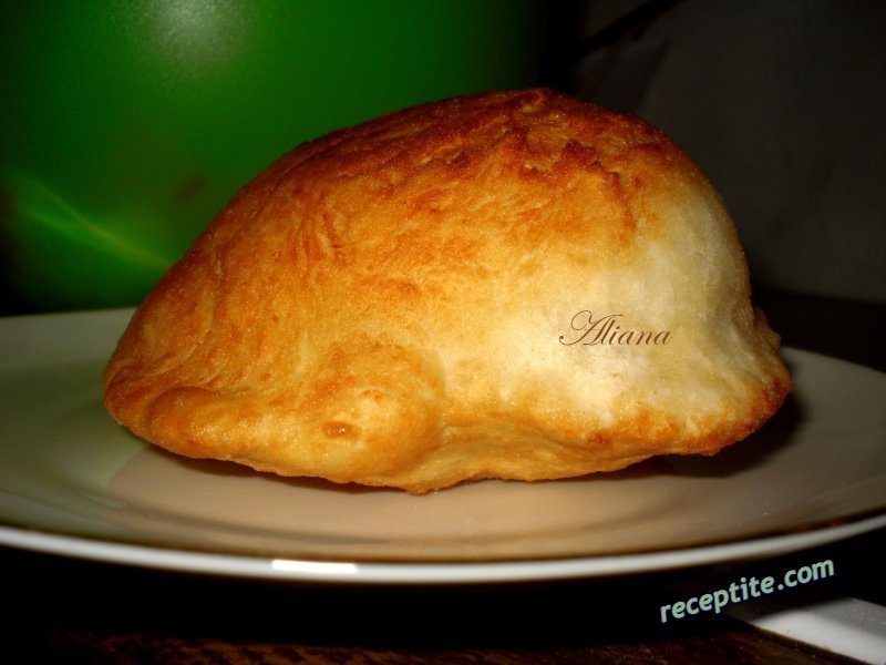 Снимки към Бачура (Bhatura) - индийски хляб-балон