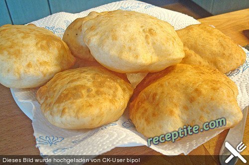Снимки към Бачура (Bhatura) - индийски хляб-балон