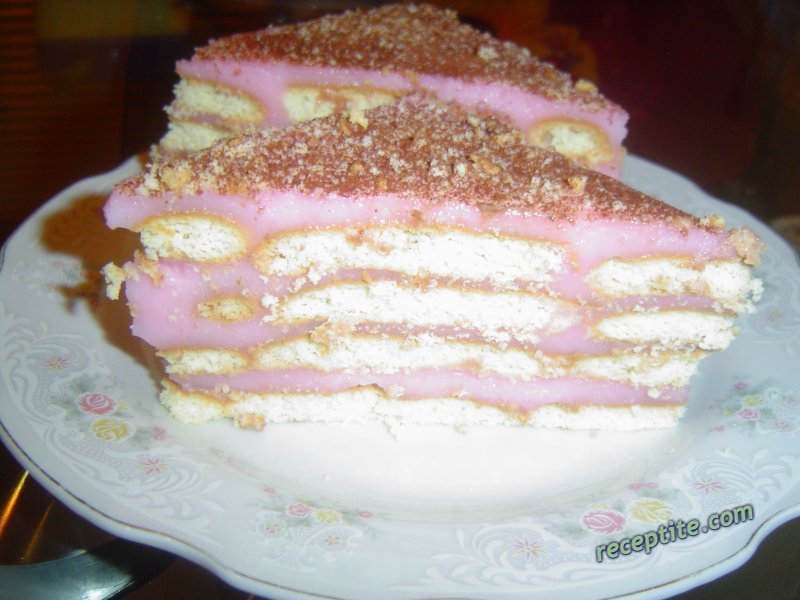 Снимки към Бисквитена торта с крем нишесте