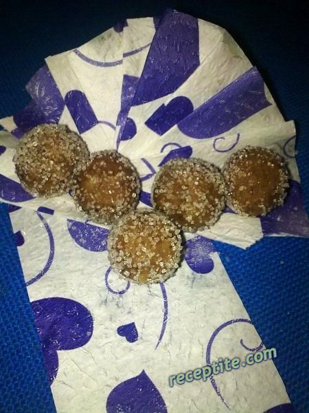 Снимки към Какаови топчета с орехи
