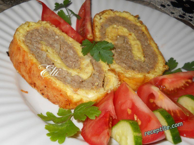 Снимки към Яйчено руло с кайма