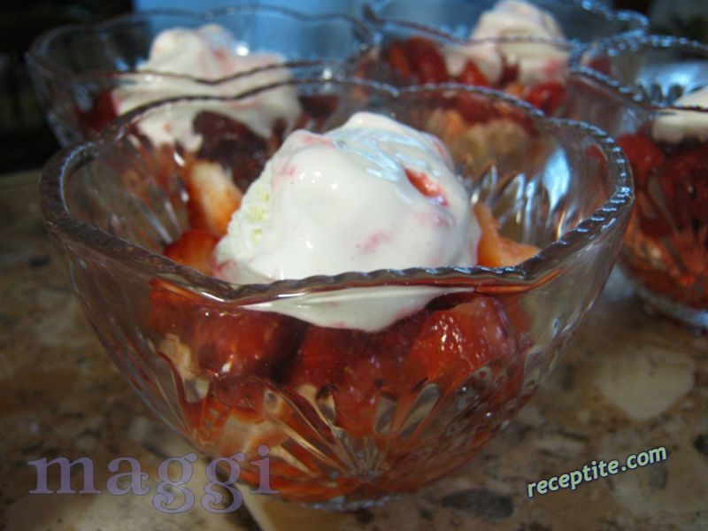 Снимки към Десерт с ягоди и целувки