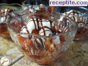 снимка 2 към рецепта Десерт с ягоди и целувки