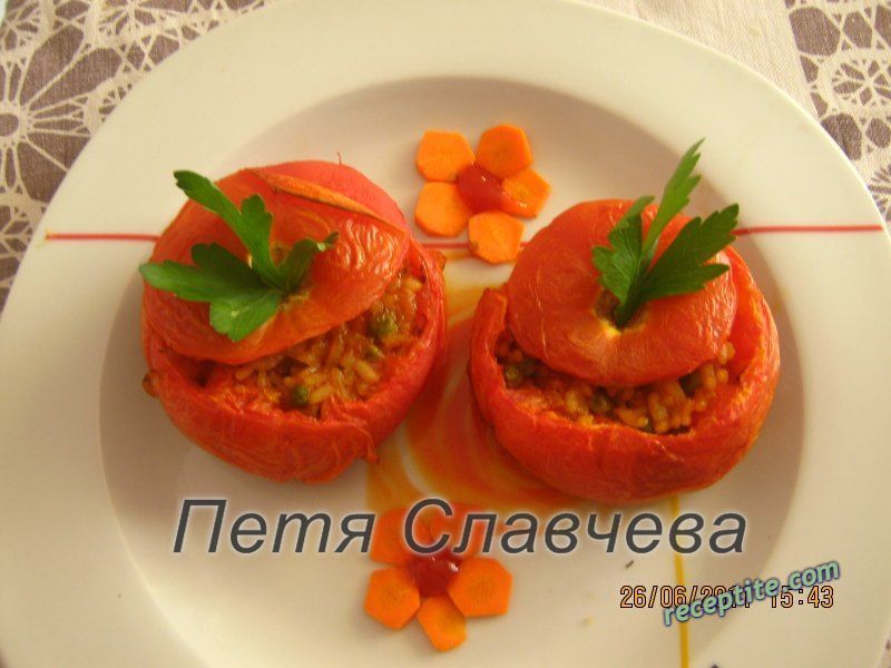 Снимки към Пълнени домати с ориз и грах