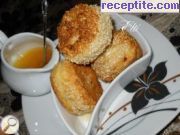 снимка 3 към рецепта Топло козе сирене със сусам и мед