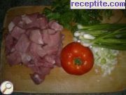 снимка 1 към рецепта Свинско месо със зелен лук и яйце