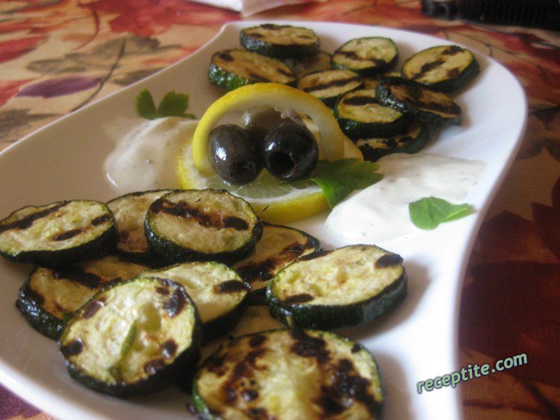 Снимки към Мариновани тиквички на скара