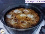 снимка 3 към рецепта Подлучени яйца с тънка наденица