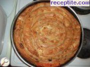 снимка 2 към рецепта Баница с готови кори печени на сач