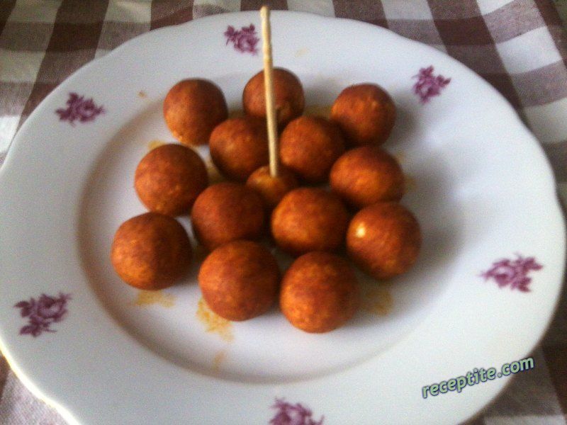 Снимки към Пикантни топчета (синьо сирене)