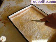 снимка 2 към рецепта Млечна баница с готови кори