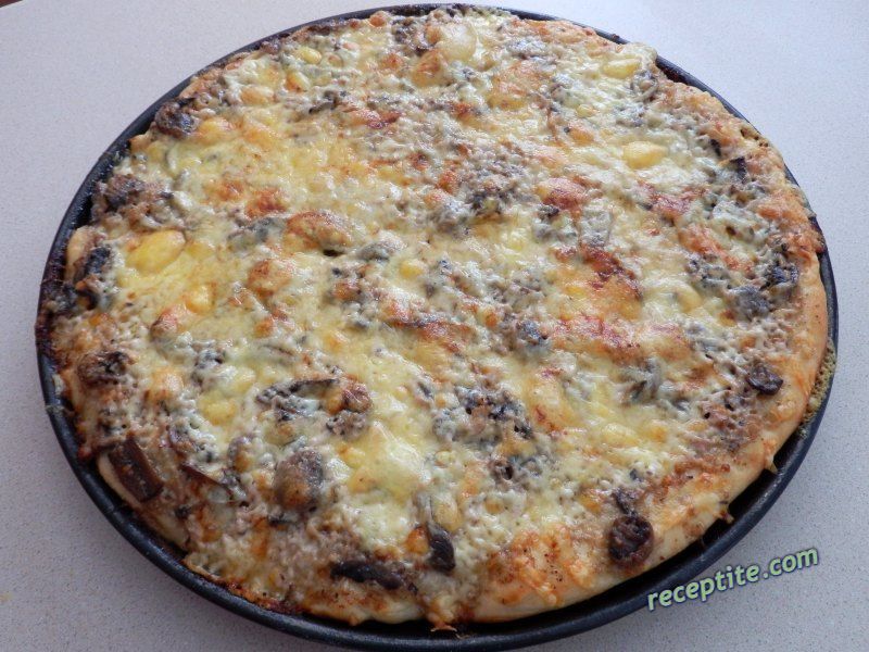 Снимки към Пица със сметана, шунка и гъби