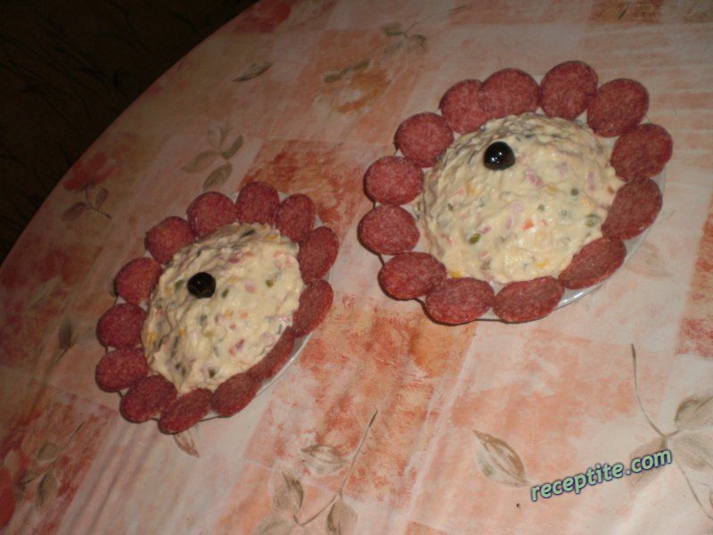 Снимки към Руска салата с пасирани картофи