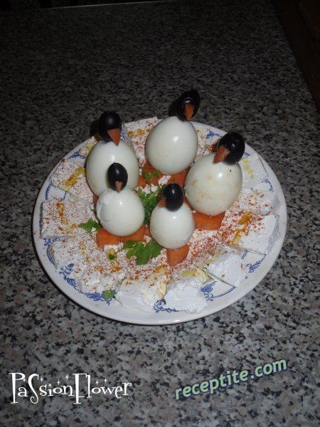 Снимки към Пингвини от яйца