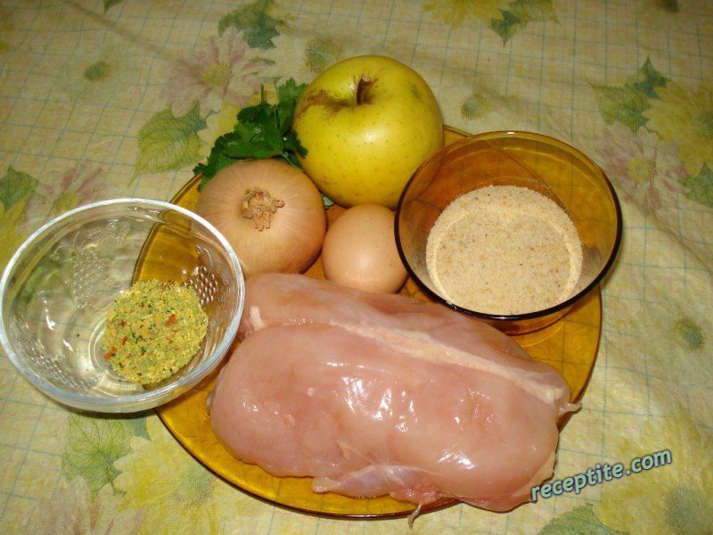 Снимки към Пилешки кюфтенца с ябълка