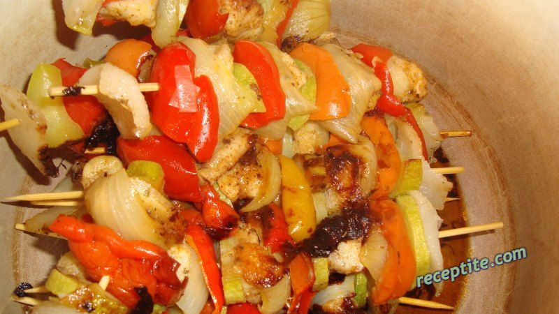 Снимки към Рибни шишчета с чушка и лук