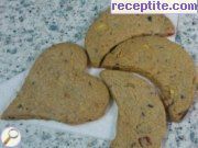 снимка 1 към рецепта Бисквитени бисквитки със захаросани плодове