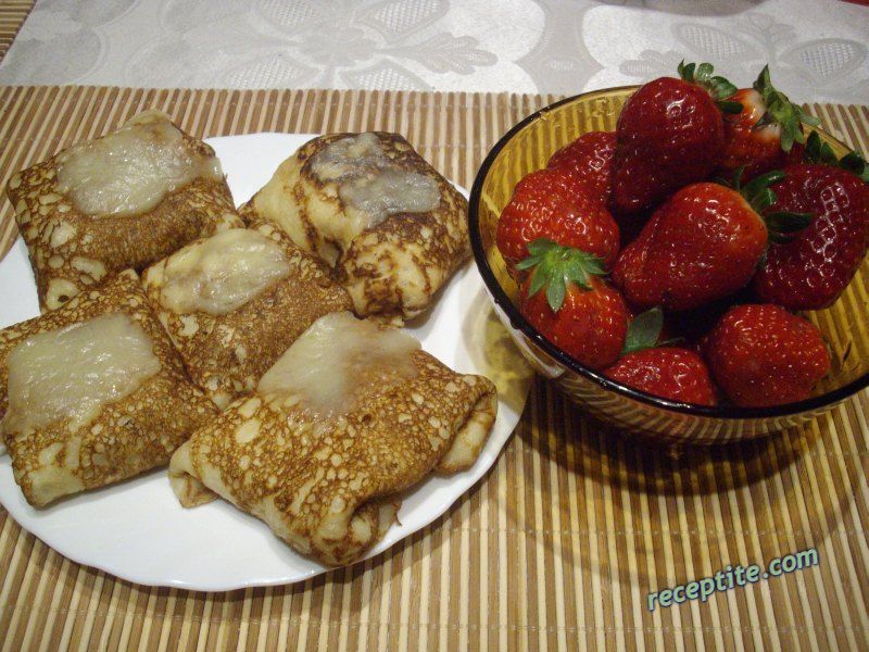 Снимки към Палачинки с кисело мляко