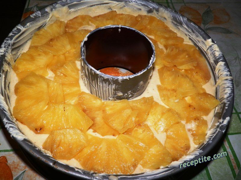Снимки към Кекс с ябълки и ананас