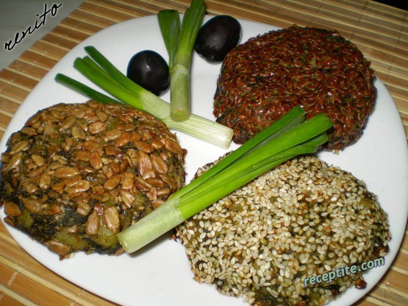 Снимки към Кюфтета (котлети) от картофи и коприва