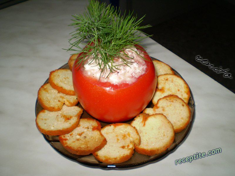 Снимки към Пълнени домати със сирене и печени чушки