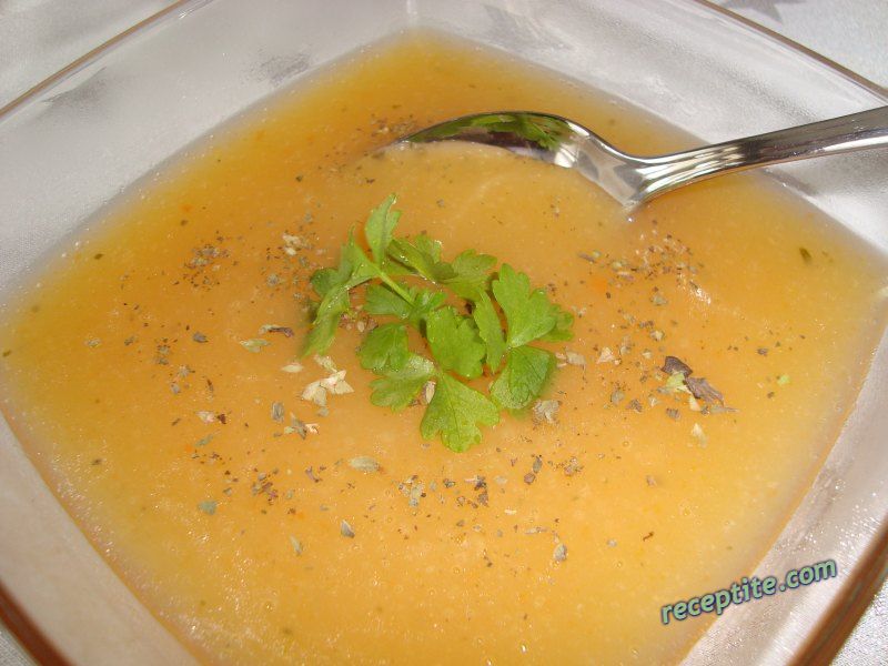 Снимки към Картофена крем-супа с бяло вино и риган