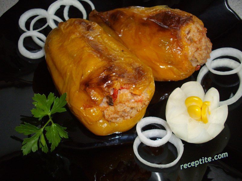 Снимки към Пълнени чушки с кайма и ориз